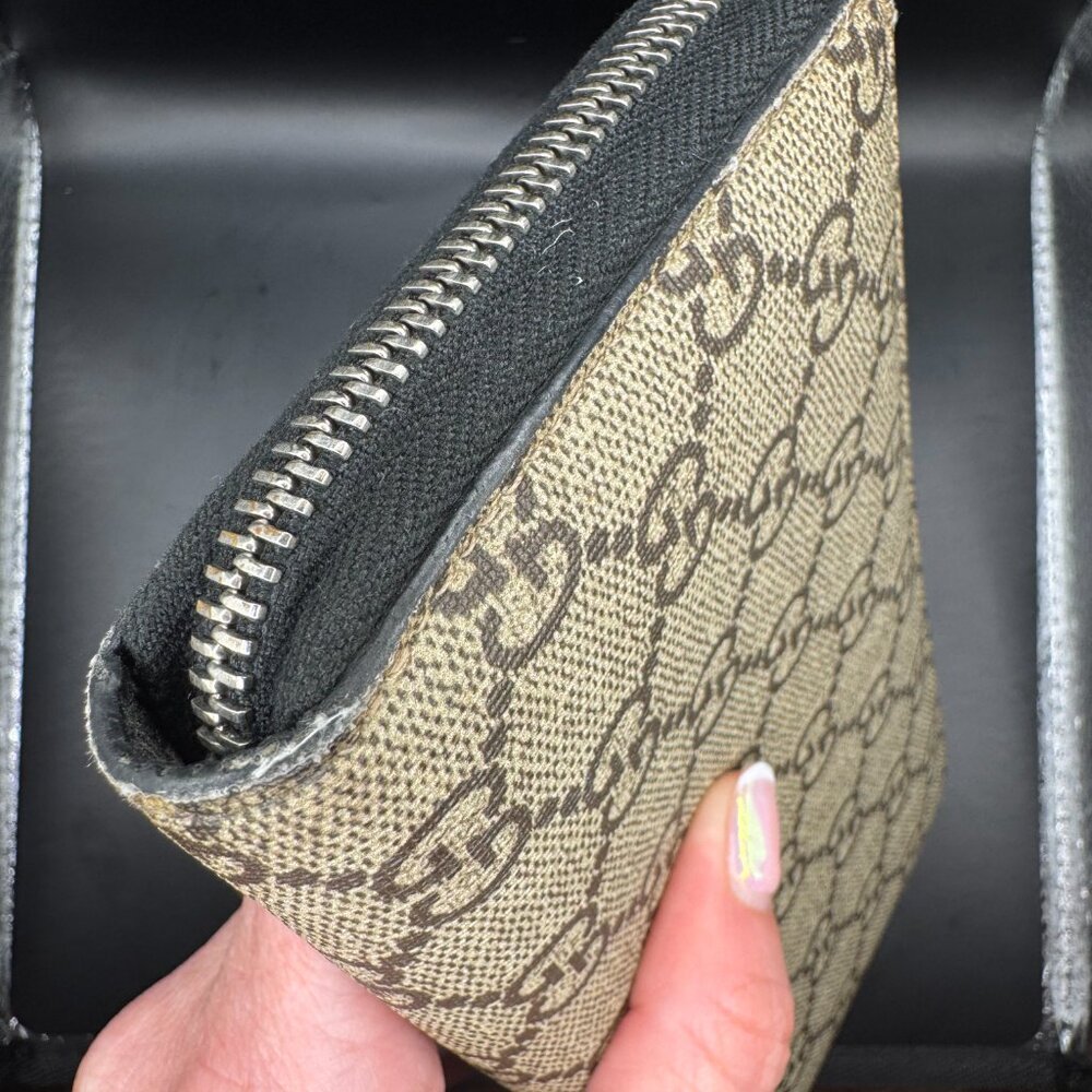 Gucci GG Supreme Tiger Zippy Wallet - Picture 4 of 10